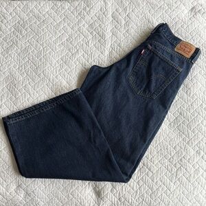 EUC Levi’s Ladies W31 X 31 Dark Blue wide leg Jeans